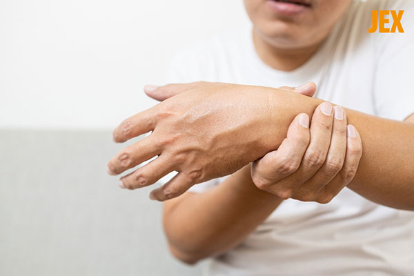 Cổ tay bị thoái hóa