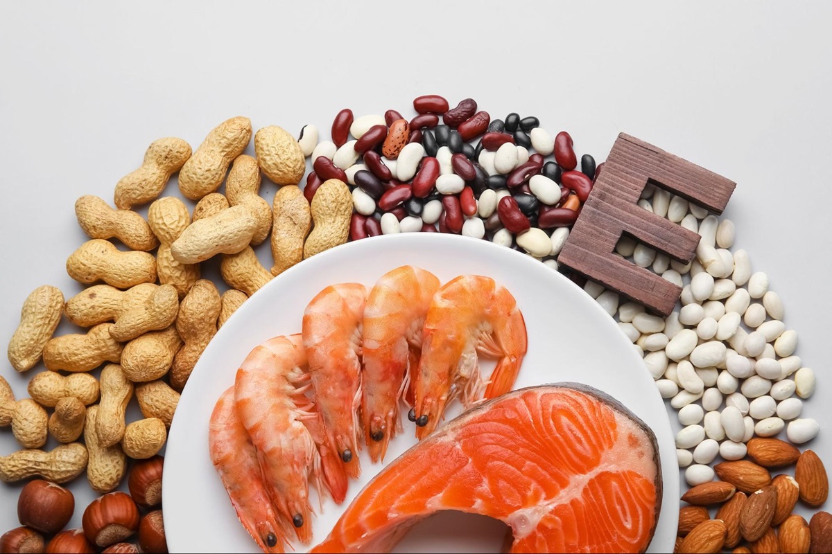 Dinh dưỡng góp phân quan trọng giảm đau nhức khi thời tiết thay đổi