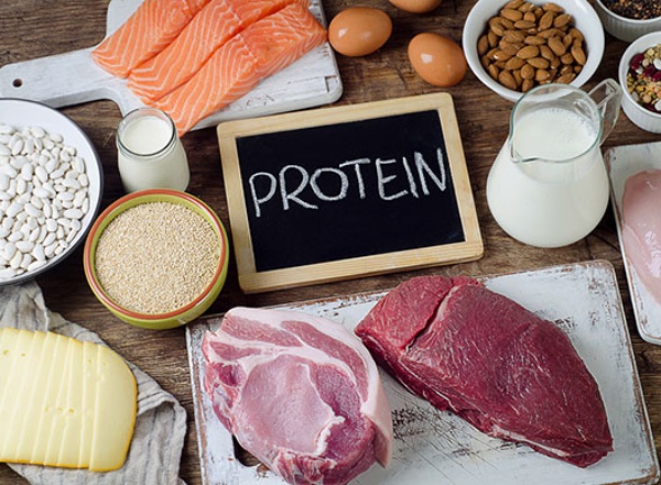 Đau lưng không nên ăn quá nhiều đạm