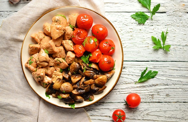 Gà ác tốt cho người đau lưng