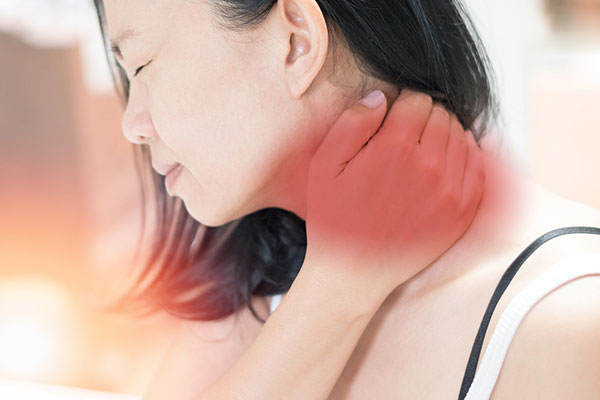 Đau nhức kéo dài do gai xương