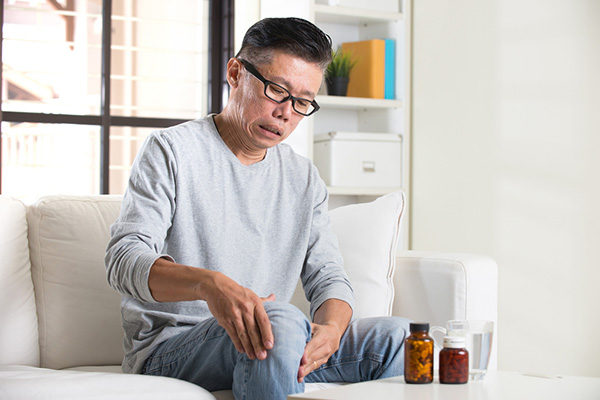 Đau khớp hậu Covid-19: Nguyên nhân do đâu, cải thiện thế nào cho hiệu quả?