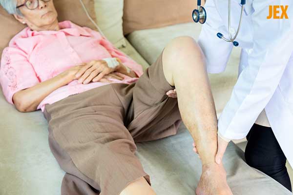 Kiểm soát cơn đau khớp khi chuyển mùa
