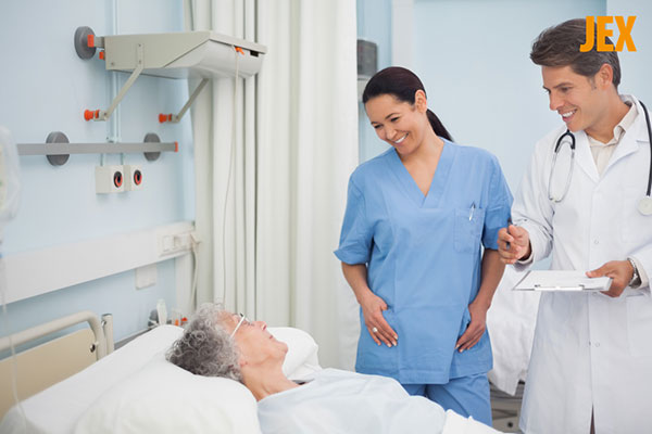 Chăm sóc bệnh nhân sau mổ thoát vị đĩa đệm cần lưu ý những gì?