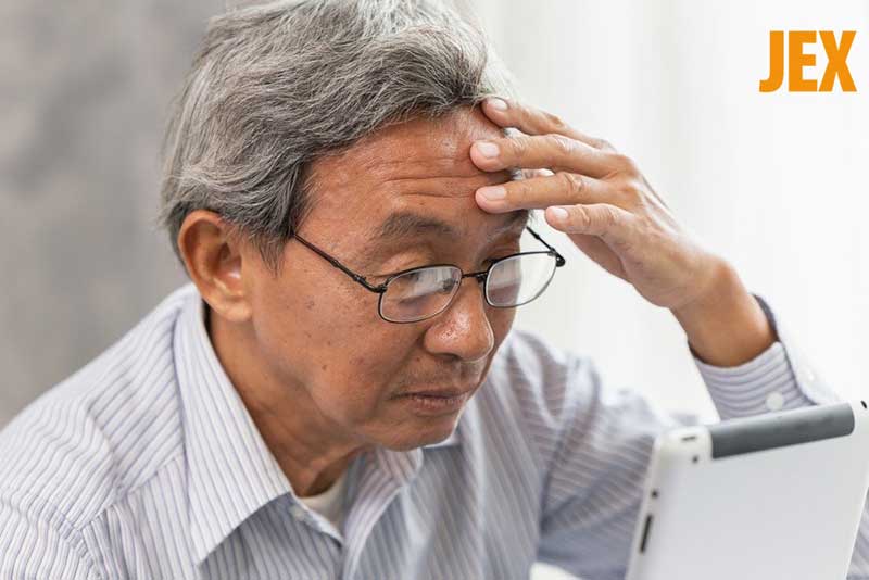 Đau khớp háng bên trái kéo dài