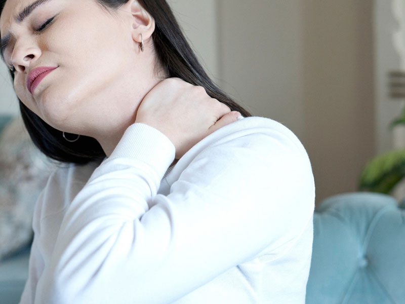 Đau mỏi cổ vai gáy kèm đau đầu