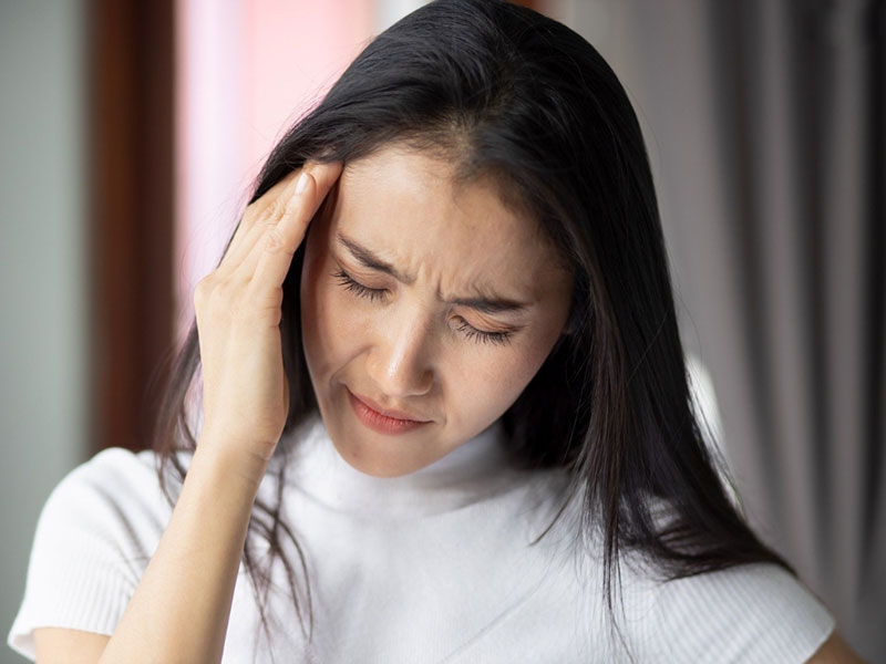 Vì sao thoái hóa đốt sống cổ có thể gây đau đầu