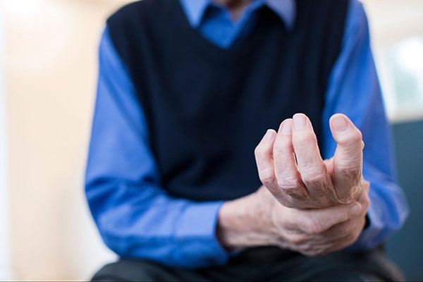 Bệnh viêm khớp dạng thấp có chữa khỏi được không?