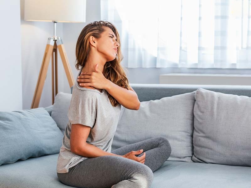 Viêm co rút bao khớp vai gây đau