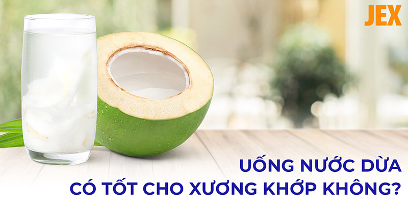 Uống nước dừa có tốt cho xương khớp không? Bị đau khớp thì sao?