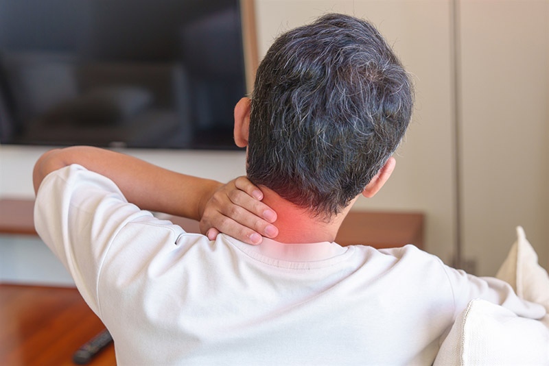 Bị đau do thoái hóa đốt sống cổ