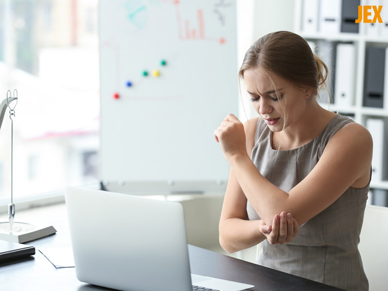 Nguyên nhân thoái hóa khớp khuỷu tay