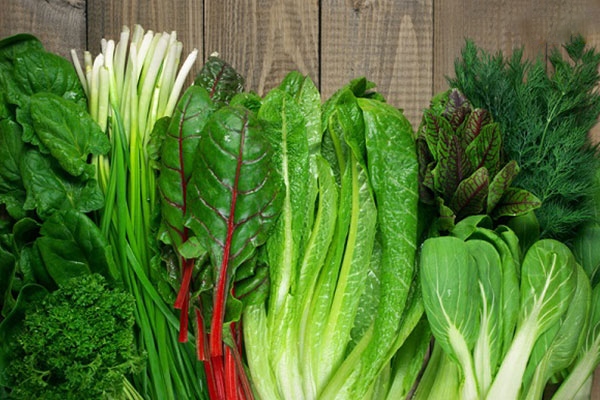 Rau xanh đậm tốt cho khớp