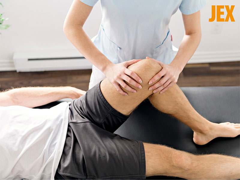 Xoa bóp cải thiện đau khớp ở người già