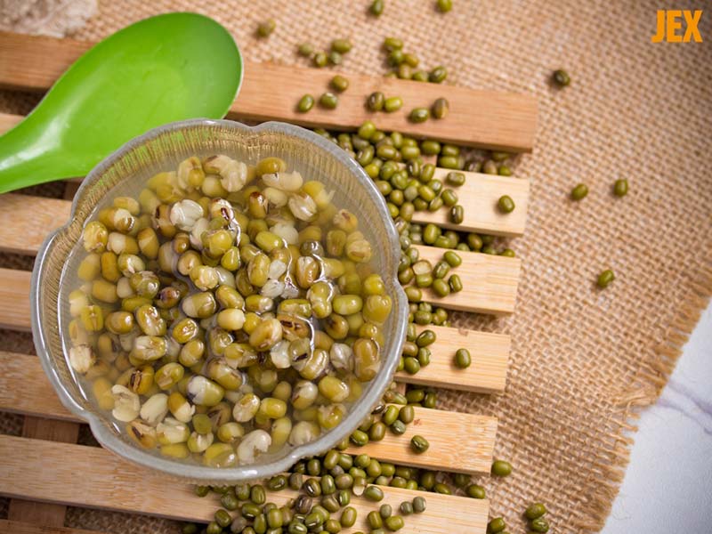 Đậu xanh hỗ trợ điều trị gút