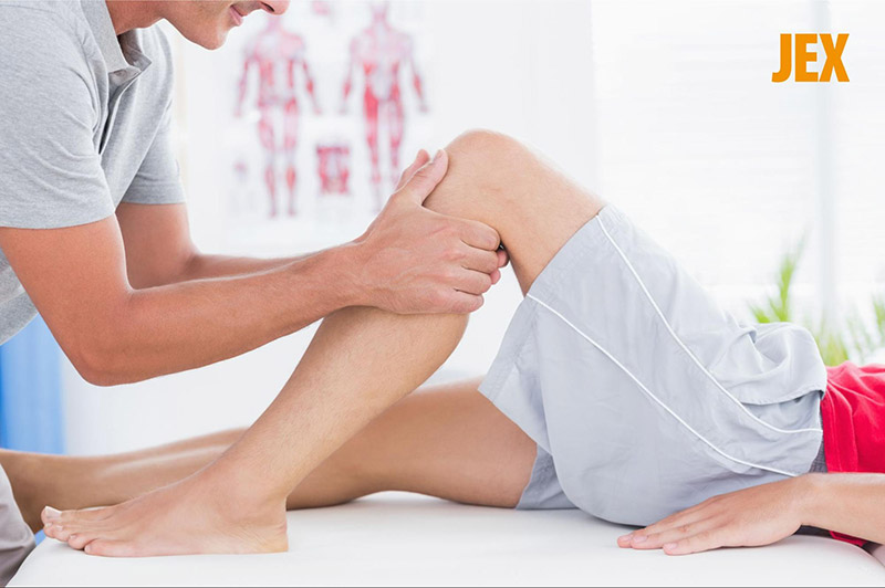 Massage khớp gối giúp giảm đau