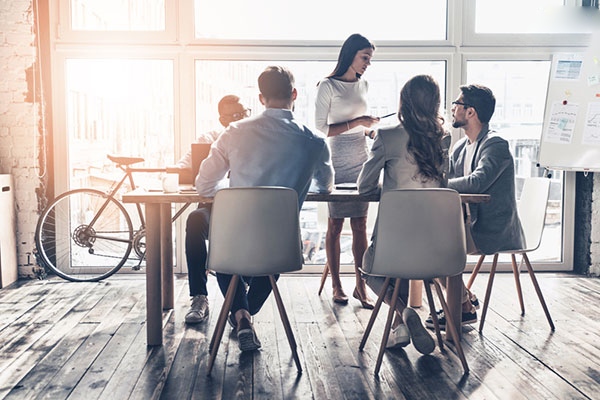 Nhân viên văn phòng dễ đau khớp gối