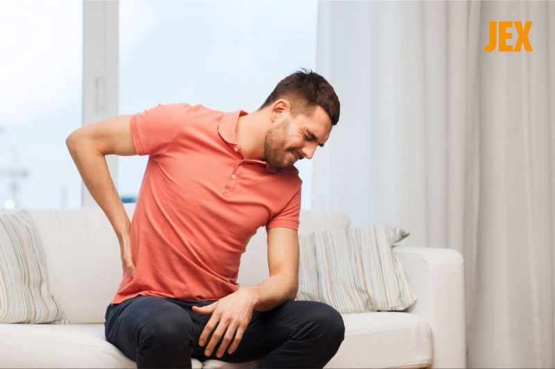 Đau nhức tê bì do trật khớp lưng