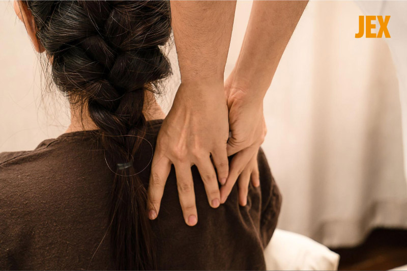 Xoa bóp cải thiện viêm khớp vai