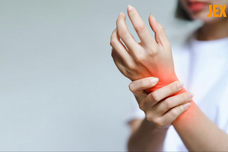 Viêm khớp là nguyên nhân phổ biến gây cứng khớp cổ tay