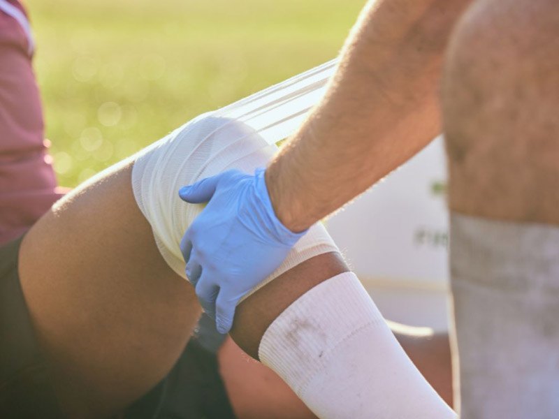 Bị chấn thương dễ gặp tràn dịch khớp