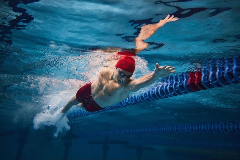 Bơi lội rất tốt cho người viêm khớp dạng thấp