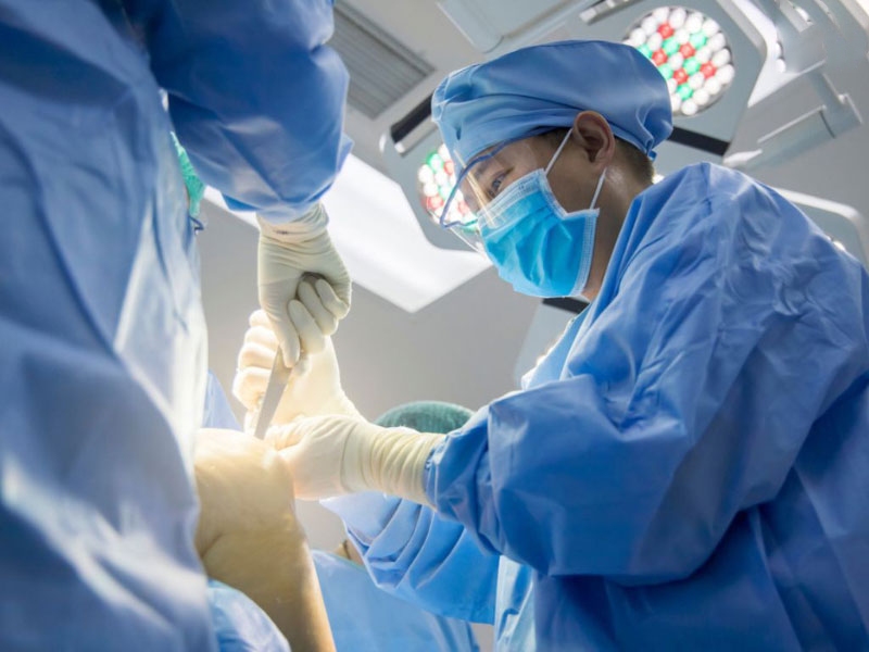 Phẫu thuật giúp điều trị bệnh xương khớp