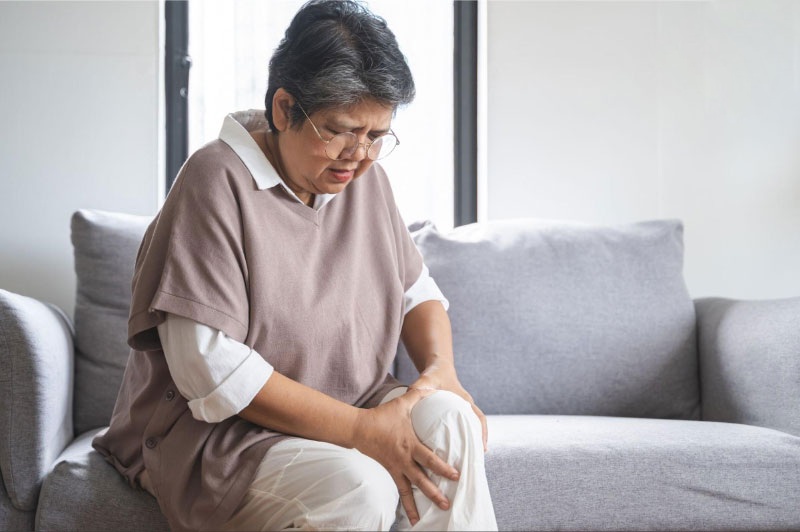 Thiếu hụt canxi gây đau nhức xương khớp