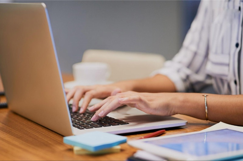 Vận động tay nhiều có thể gây ra đau