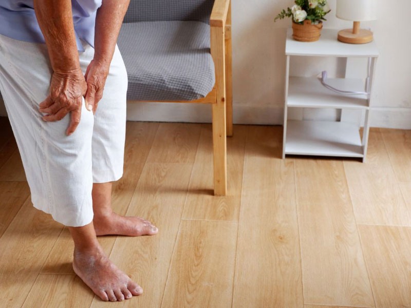 Bệnh xương khớp tiển triển ở người già