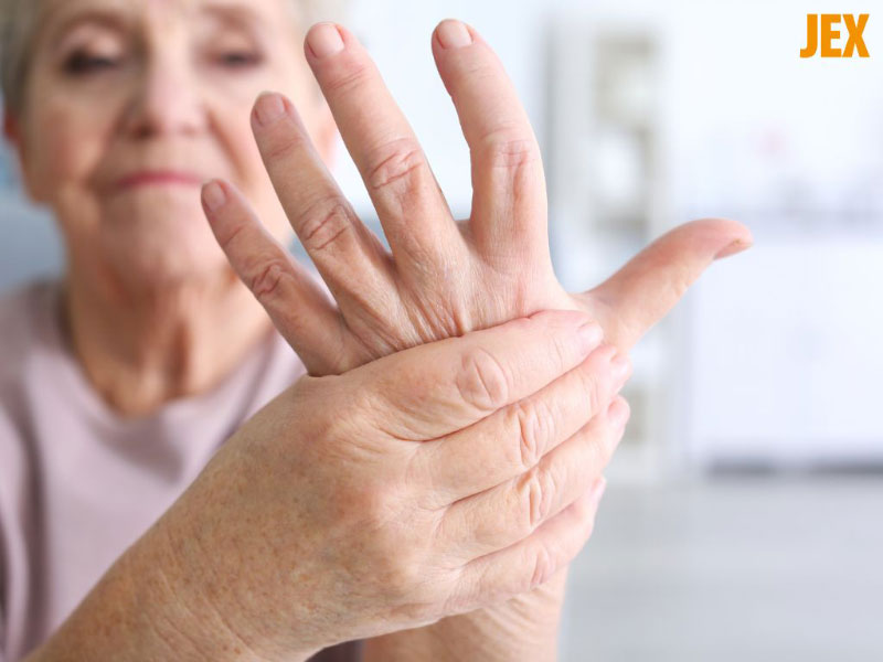 Nguyên nhân gây bệnh xương khớp ở người già