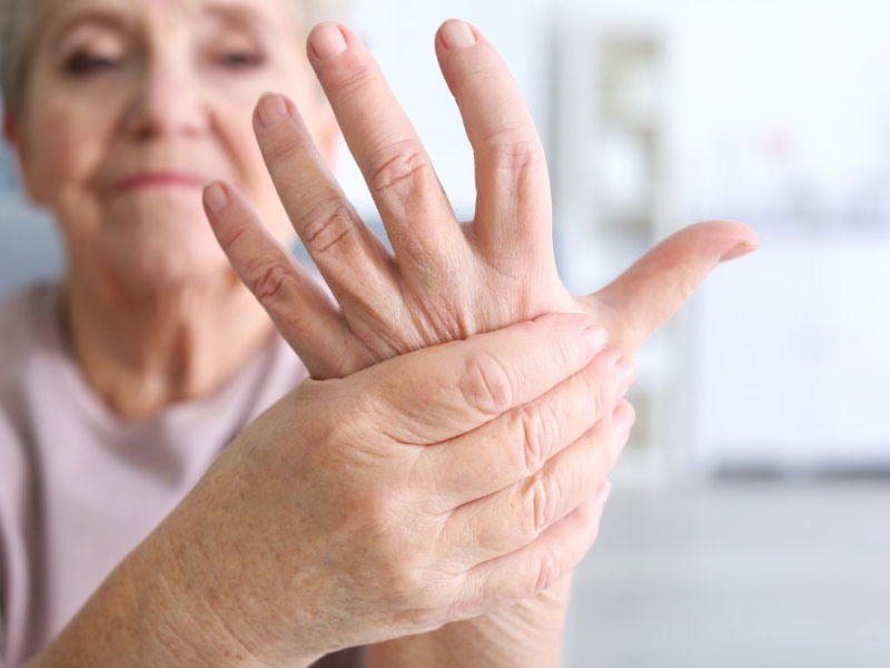 Nguyên nhân gây bệnh xương khớp người lớn tuổi