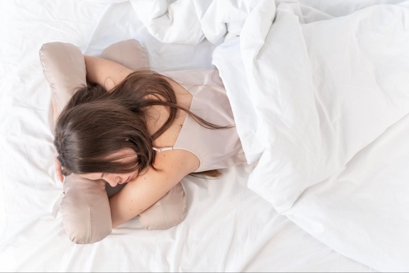 Thoái hóa đốt sống lưng không nên nằm sấp