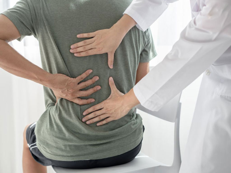 Viêm cột sống dính khớp nên kiểm tra sức khỏe định kỳ