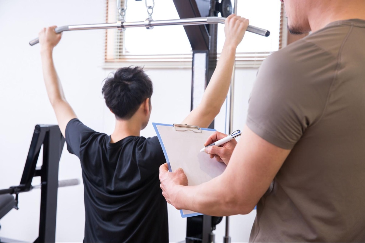 Cách tập gym an toàn cho người thoái hóa cột sống