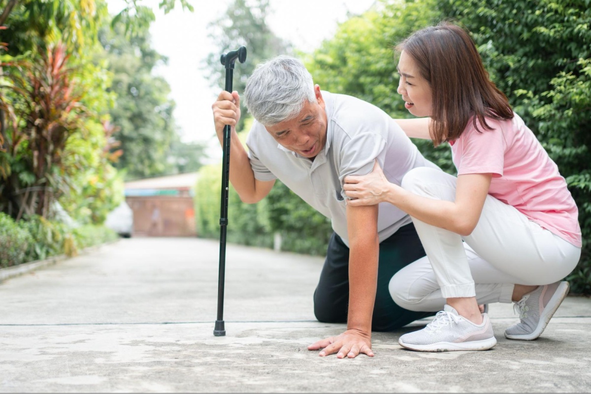 Loãng xương tác nhân đau nhức xương khớp ở người cao tuổi