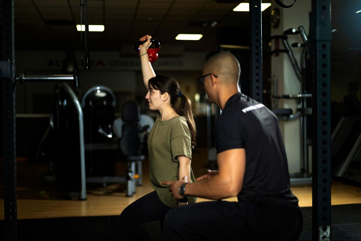 Tập gym khoa học sẽ hỗ trợ trong quá trình điều trị thoái hóa cột sống