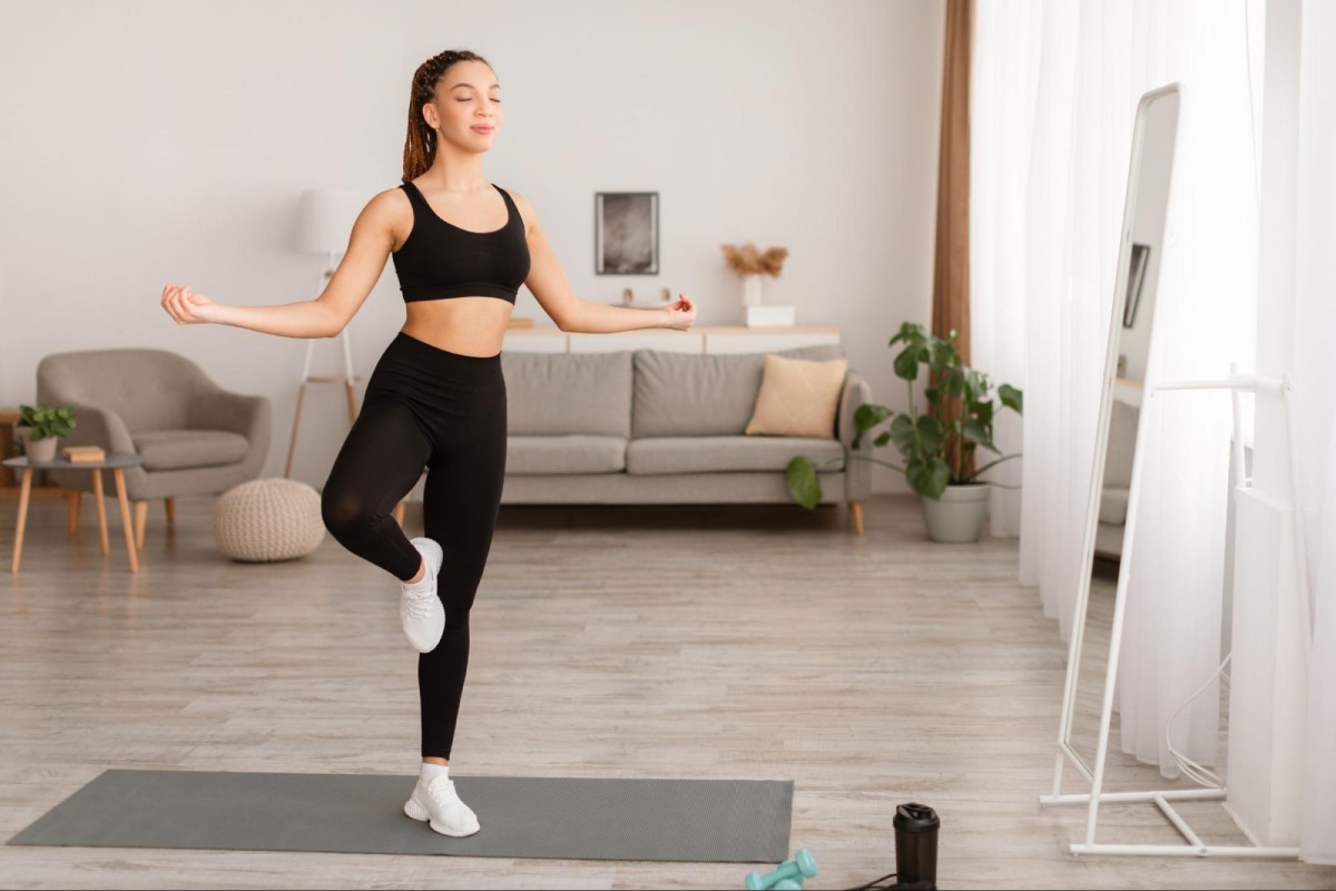 đứng một chân giữ thăng bằng